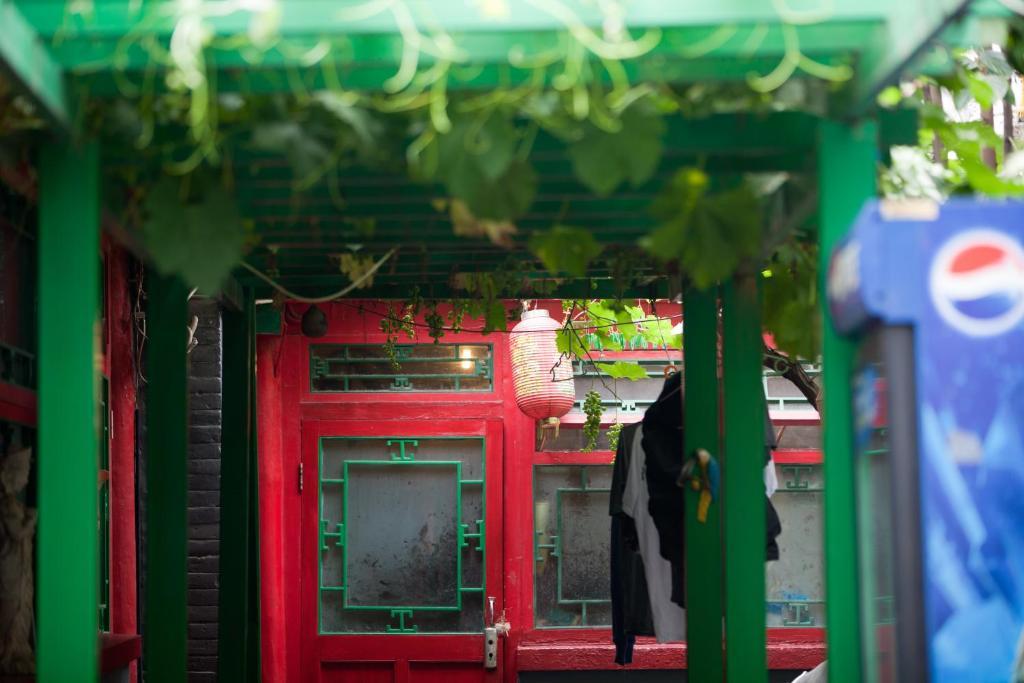 Sitting On The City Walls Courtyard House Hostel Beijing Exterior photo